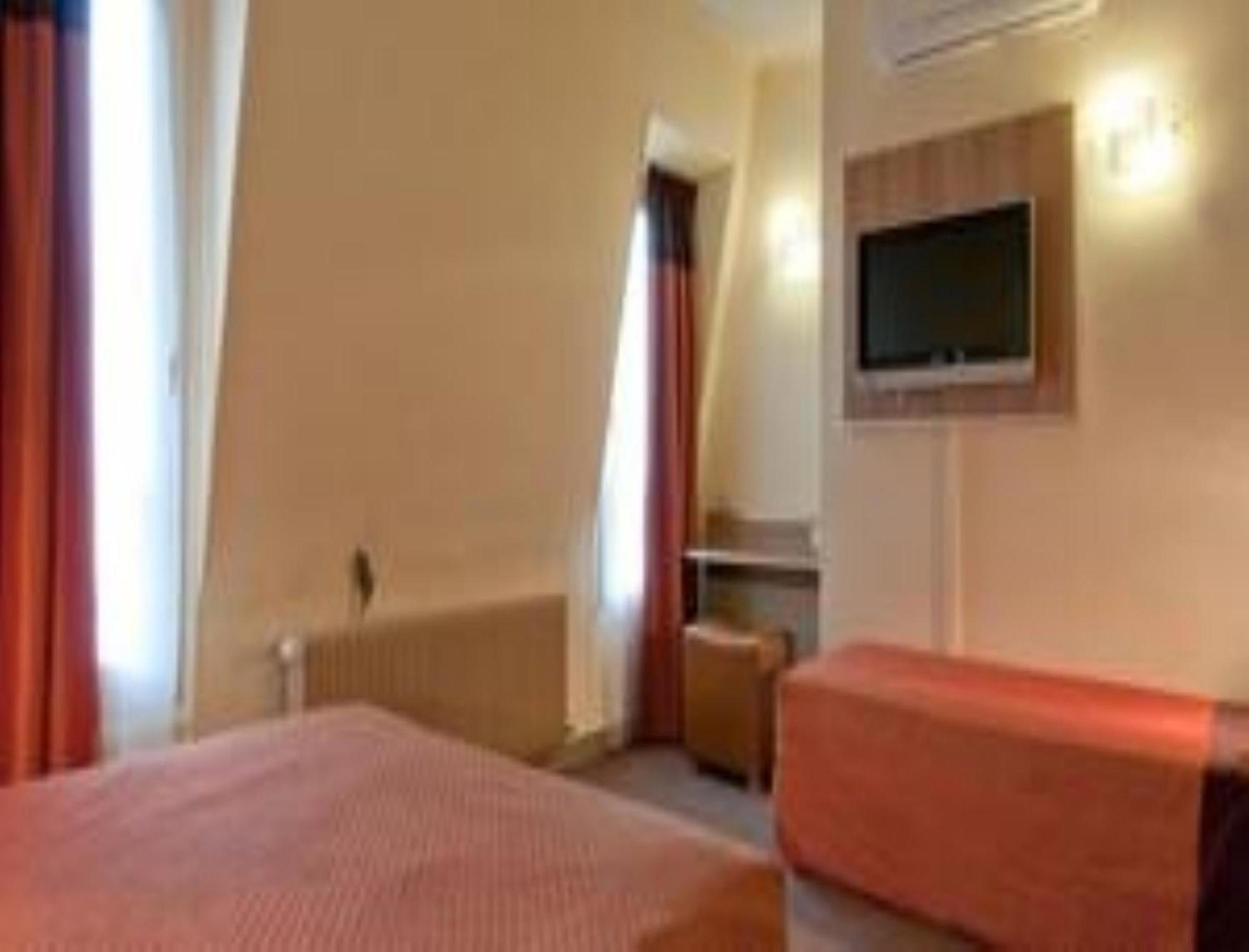 Hotel De France Quartier Latin 3*